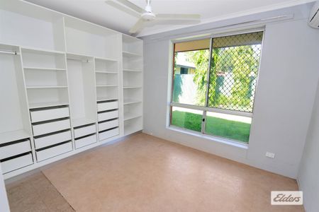 Neat & Tidy 3 Bedroom Home - Photo 2