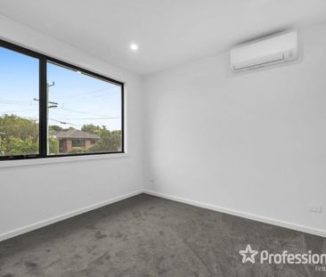 Contemporary Townhouse Living in the Heart of Noble Park - Photo 4