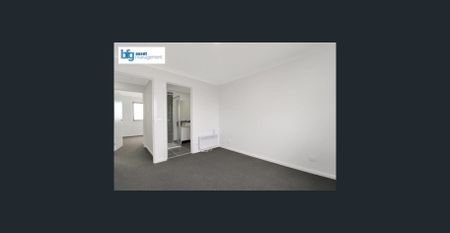 Modern & Spacious 3-Bedroom Townhouse in a Convenient Location - Photo 5