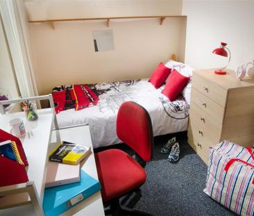 4 bedroom private hall to rent - Photo 3