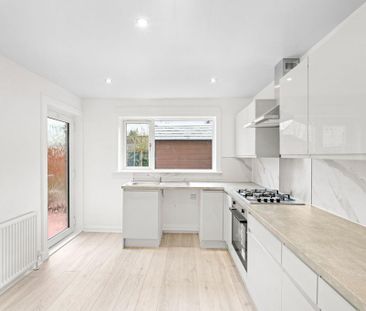 4 bedroom terraced house to rent - Photo 4