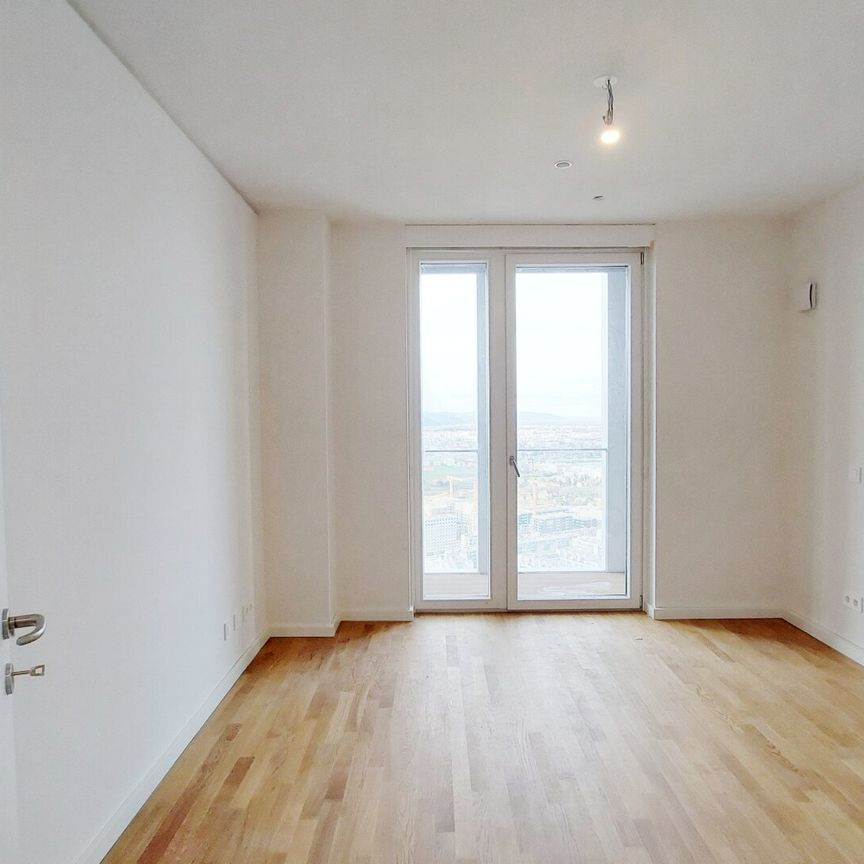 Rooftop Living bei der U1 Kagran – TOWER HOMES - Photo 1