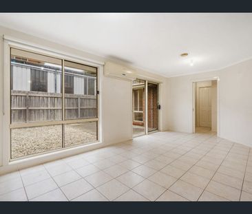 Low-Maintenance Living in Prime Altona Meadows Location! - Photo 5