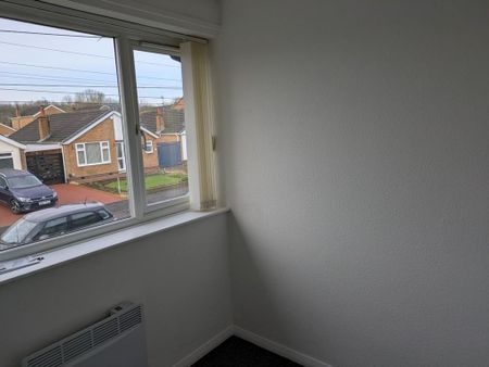 3 bedroom semi-detached house to rent - Photo 3