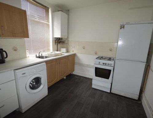 4 Bed - Wilberforce Road, West End, - Photo 1