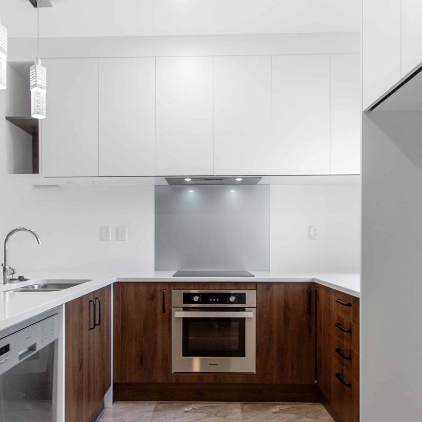 Spacious three bedroom home! - Photo 1