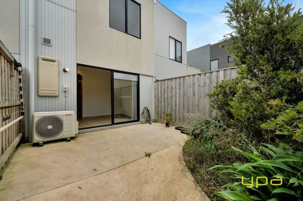 3 Ottawa Walk, Cranbourne West - Photo 1