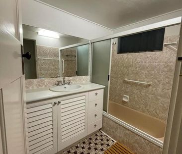 QUEENSLANDER IN PERFECT LOCATION! - Photo 1