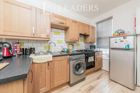 Studio to rent - Photo 3