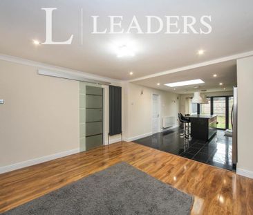 3 bedroom bungalow to rent - Photo 2