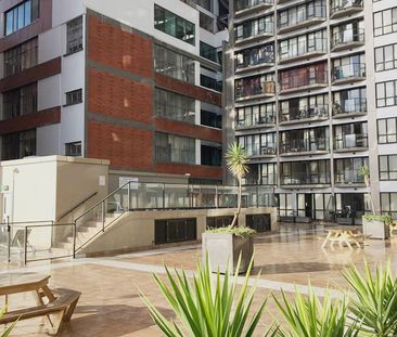 Popular Imperial Gardens apartment is waiting for new occupants! - Photo 6