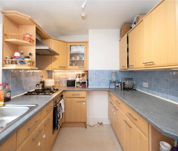 2 bedroom maisonette to rent - Photo 3