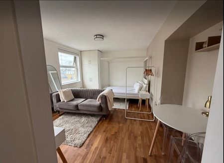 Studio Flat, Dean Street, W1D - Photo 3