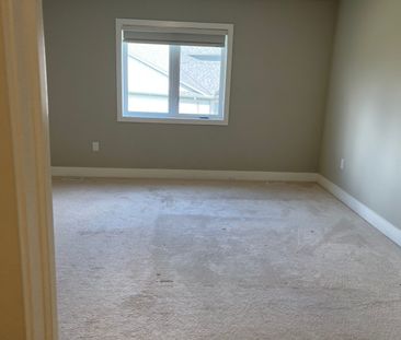 For Lease - 677 Chelton Road, London South, Ontario - Photo 1