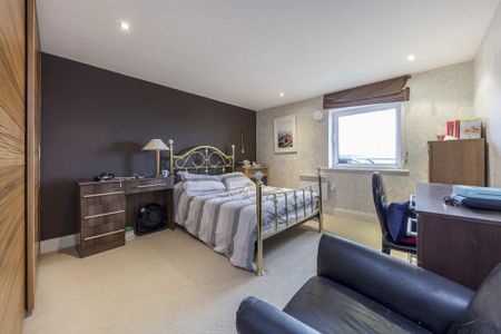 3 bedroom flat to rent - Photo 3