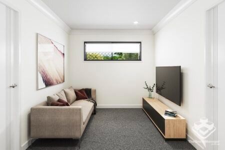 Stylish 3 Bedroom Townhouse, 2 car garage. - Photo 3