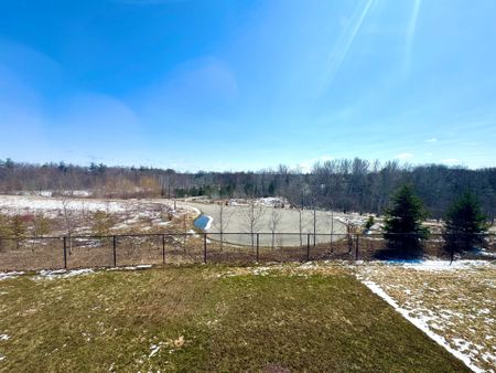 For Lease - 1003 Green Street Unit# Upper Two Beds + One Bath, Innisfil, Ontario - Photo 2