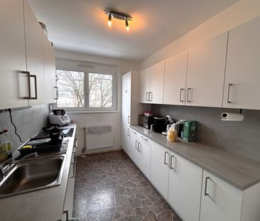 Familienfreundliche Wohnung mit Balkon, Terrasse und Parkplatz - Photo 3