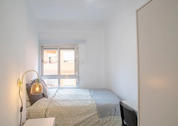 Carrer de Sant Lluís Bertran, Torrent, Valencian Community 46900