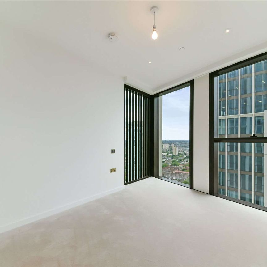 A luxurious two bedroom apartment in the brand new, One Thames City development with excellent amenities - Photo 1