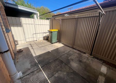 Private Secure & Walk to the Tram - Photo 4