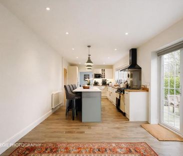 4 bedroom detached house to rent - Photo 1