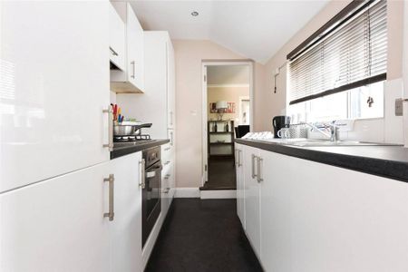 2 bedroom terraced house to rent - Photo 4