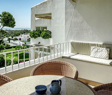 Alquiler de ático en Urbanizacion Nva Andalucia Aloha, 8 - Photo 2