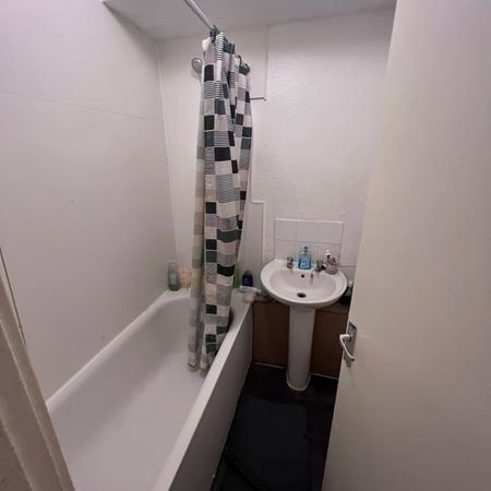Room in a Shared Flat, Hindley House, N7 - Photo 4