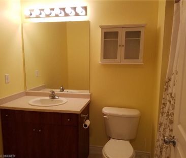 For Lease - 688 ROWLEY Common, Burlington, Ontario - Photo 2