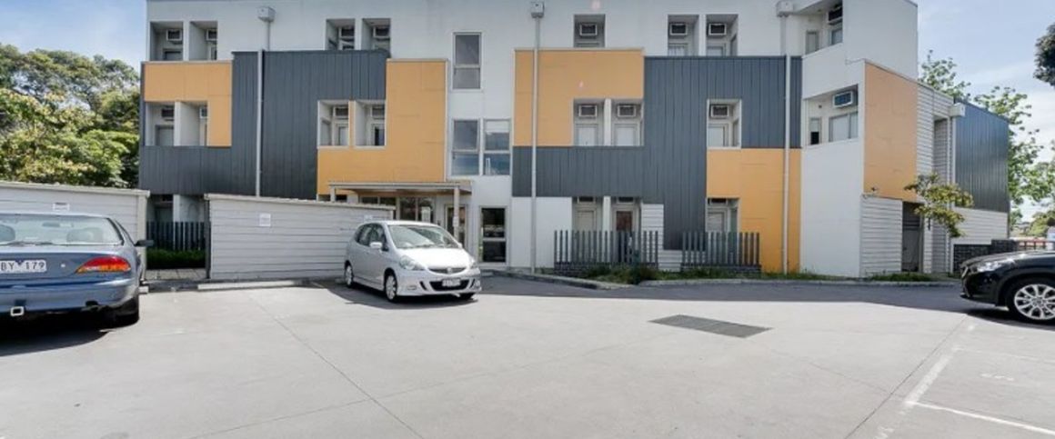 Modern Living in the Heart of Noble Park – Convenience Meets Comfort - Photo 1