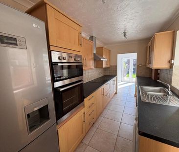 3 bedroom terraced house to rent - Photo 3
