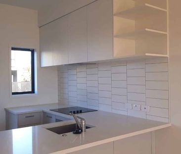 Immaculate Townhouse! - Photo 4