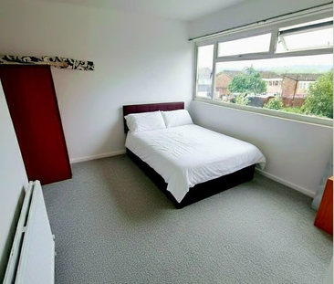 1 bedroom in a house share to rent - Photo 5