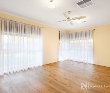 7 Coventry Court, West Wodonga - Photo 2