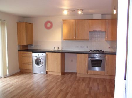 2 bedroom end of terrace house to rent - Photo 2