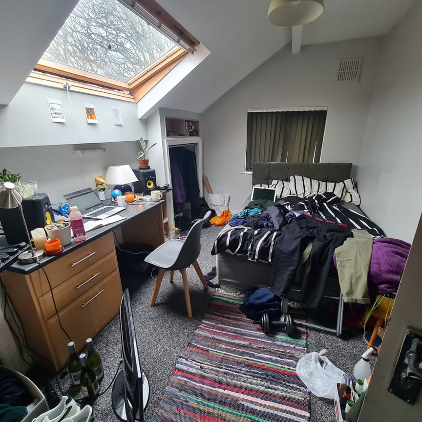 5 Bed - 20 Grove Gardens, Headingley, Leeds - LS6 4EG - Student - Photo 1