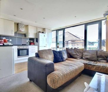Royal Oak Court, Queen Street, Portsmouth, PO1 - Photo 2