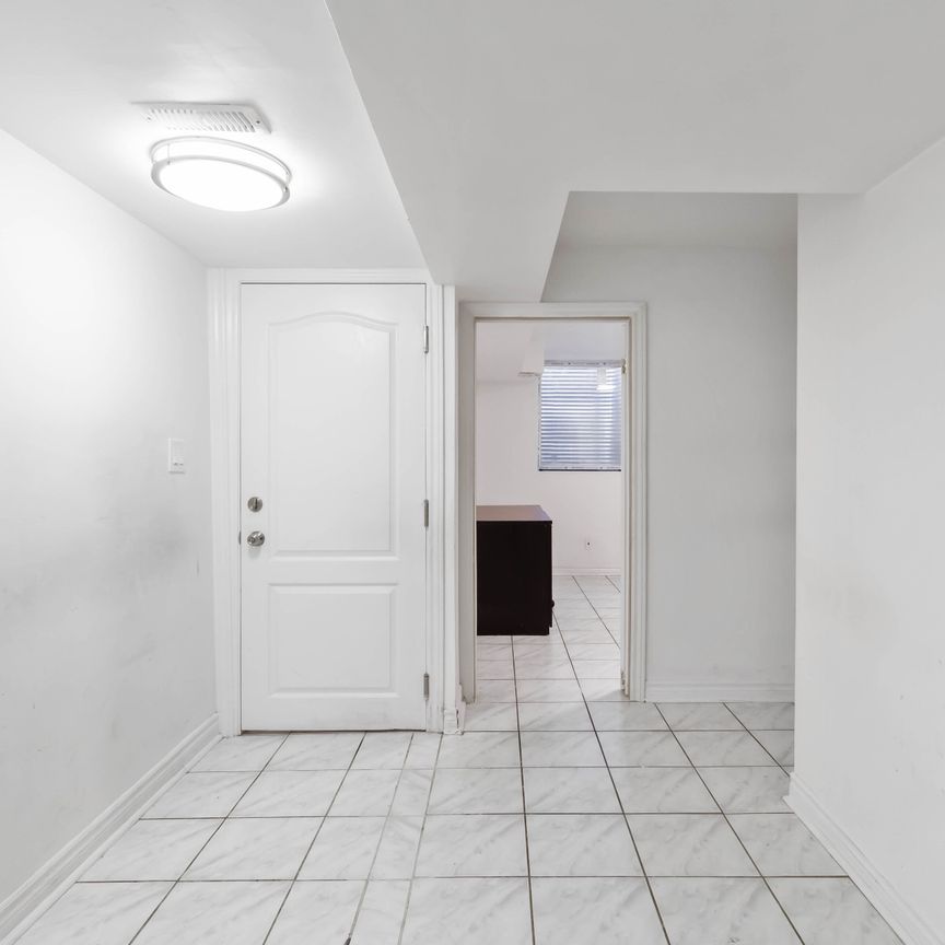 For Lease - 3073 Ireson Court Unit# Bsmnt, Mississauga, Ontario - Photo 1