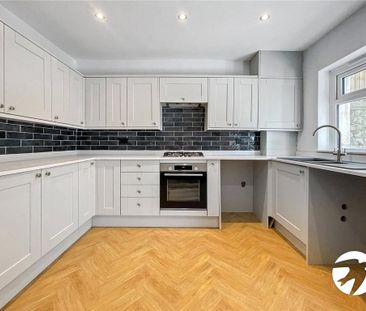 4 bedroom terraced house to rent - Photo 3