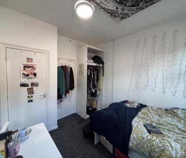 3 bedroom flat to rent - Photo 6