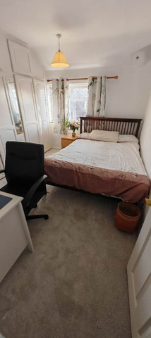 1 bedroom in a house share to rent - Photo 2