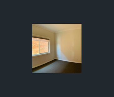 Beautiful two bedroom home! - Photo 1