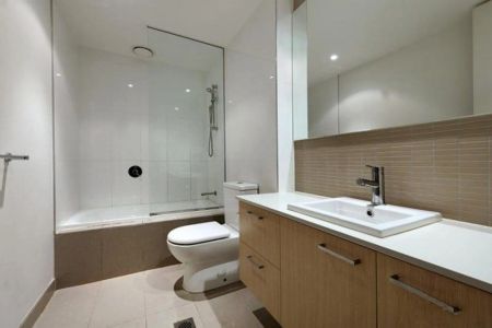 STUNNING FURNISHED GROUND FLOOR APARTMENT - Photo 3