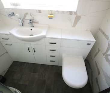 2 bedroom semi-detached bungalow to rent - Photo 6