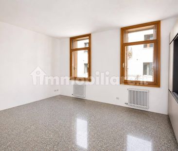 Quadrilocale via Trieste 20, Centro, Arzignano - Photo 1