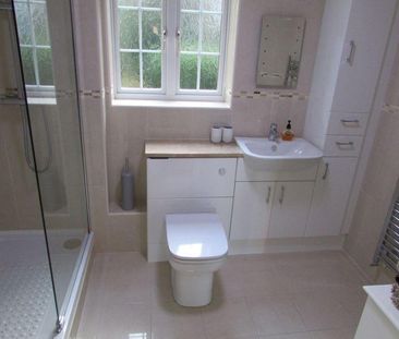 2 bedroom flat to rent - Photo 6