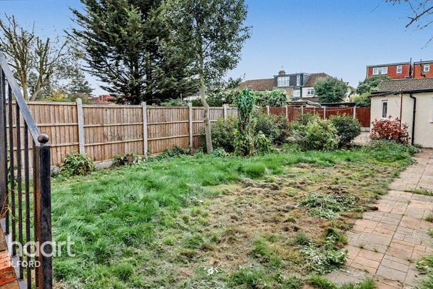 4 bedroom terraced house to rent - Photo 1