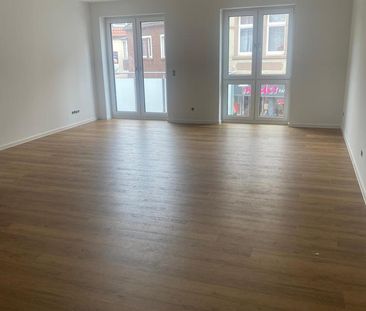 NEUBAU !! Schöne 3 -Zimmer OG-Wohnung Nr. 3 mit Aufzug und Garage i... - Photo 1