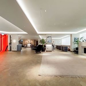 Manhattan Loft Apartments, 20 International Way, London - Photo 2